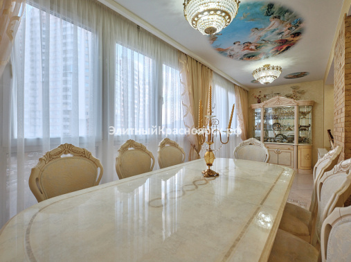 роскошная 4-комнатная квартира в центре Взлётки цена 27500000.00